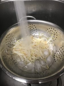 Rinsing bean sprouts